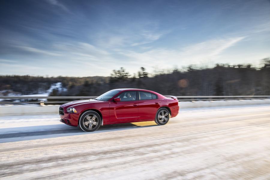  Dodge Charger AWD Sport 2013 года  (фото 17 из 50)